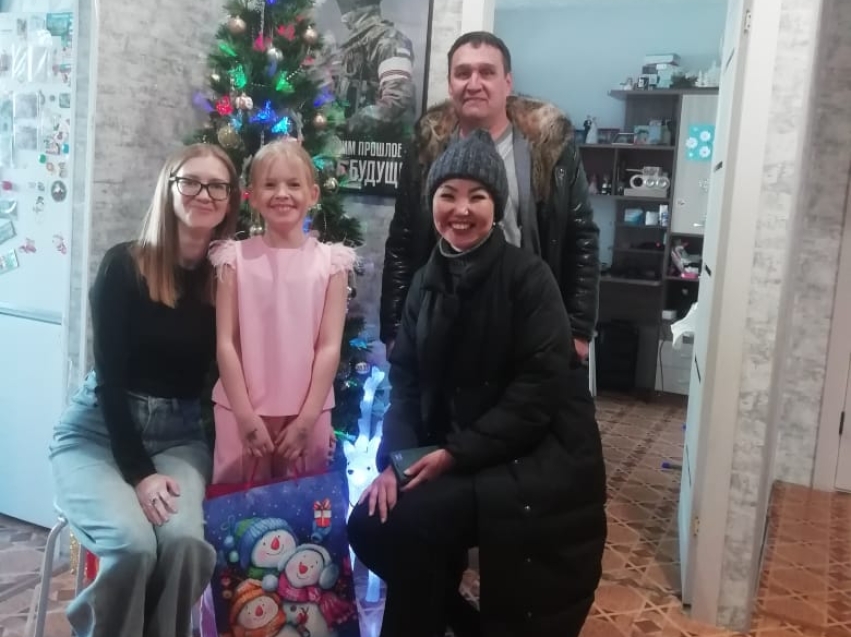 Семьи участников СВО Оловянинского района поздравила с праздниками заместитель Министра образования и науки